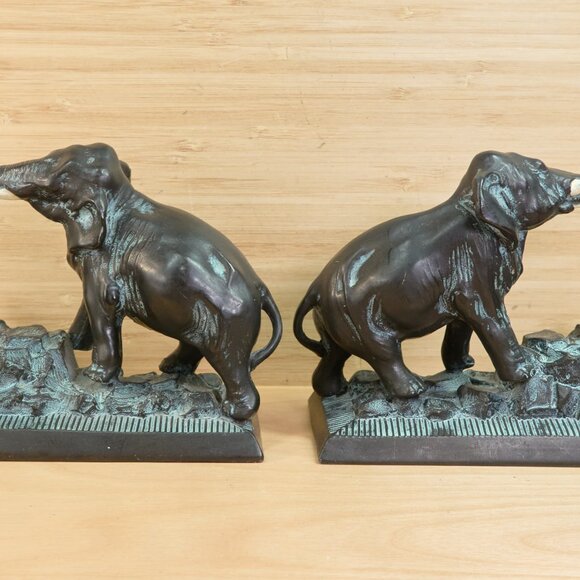 Antique 1922 Ronson Cast Metal Elephant Bookends / Vintage Elephant Shelf Decor - Picture 2 of 10